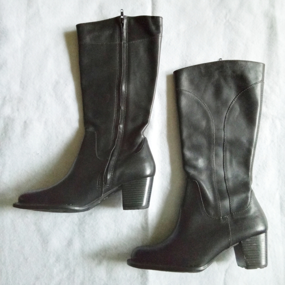 L.L Bean Women's Black Tall Leather Zip Up Heeled Boots - Picture 3 of 12